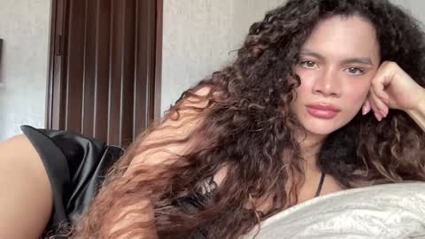 Snapshot of naomigomezz chatting on 01.10.25 Naomi online show from 01.10.25