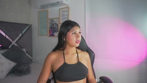 Naomi-Gray  online show from 04.25.26