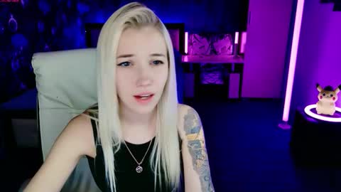 Snapshot of naomihita chatting on 11.06.25 naomihita online show from 11.06.25