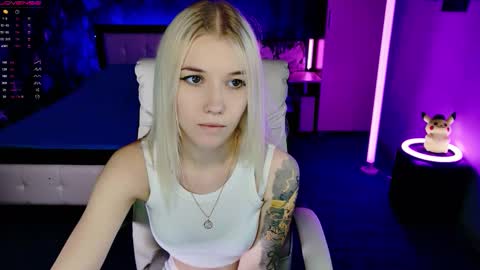 Snapshot of naomihita chatting on 11.30.25 naomihita online show from 11.30.25