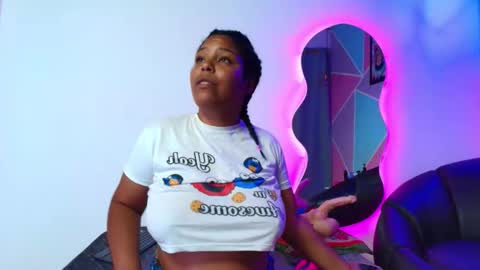 Snapshot of naomii_campbelll chatting on 09.11.25 Naomi Campbel online show from 09.11.25