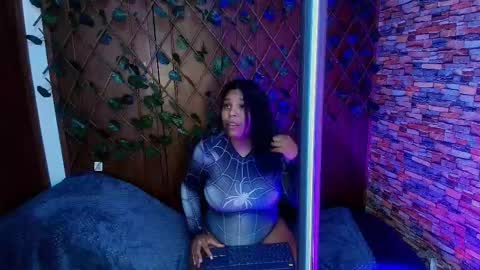 Snapshot of naomii_campbelll chatting on 10.22.25 Naomi Campbel online show from 10.22.25