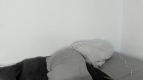 Snapshot of naomimoore chatting on 11.20.25 Naomi Moore online show from 11.20.25