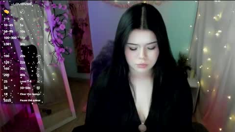 Snapshot of naomivibes chatting on 04.20.26 Naomi online show from 04.20.26