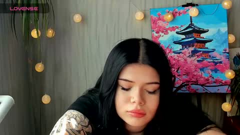 Snapshot of naomivibes chatting on 06.01.26 Naomi online show from 06.01.26