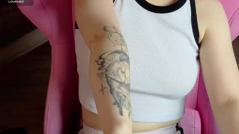 Snapshot of naomiyoru chatting on 10.02.25 Naomi online show from 10.02.25