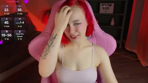 Snapshot of naomiyoru chatting on 11.11.25 Naomi online show from 11.11.25