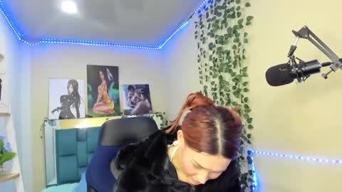 Snapshot of naomy777_ chatting on 12.31.24 naomy online show from 12.31.24