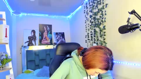 Snapshot of naomy777_ chatting on 01.05.25 naomy online show from 01.05.25