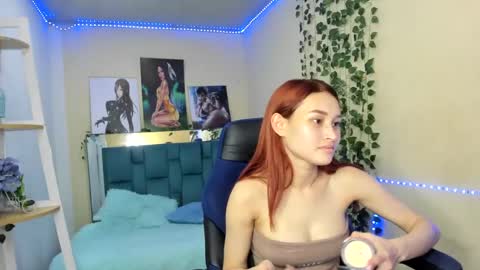 Snapshot of naomy777_ chatting on 01.10.25 naomy online show from 01.10.25