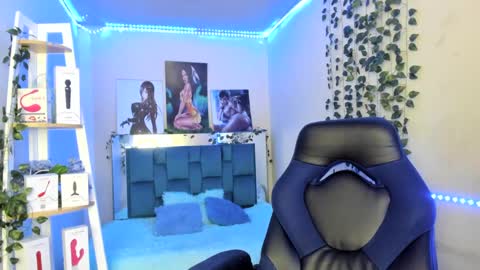 Snapshot of naomy777_ chatting on 02.07.25 naomy online show from 02.07.25