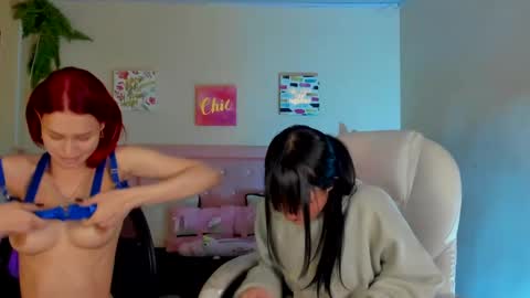 Snapshot of naomy777_ chatting on 02.15.25 naomy online show from 02.15.25