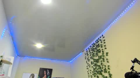 Snapshot of naomy777_ chatting on 02.16.25 naomy online show from 02.16.25