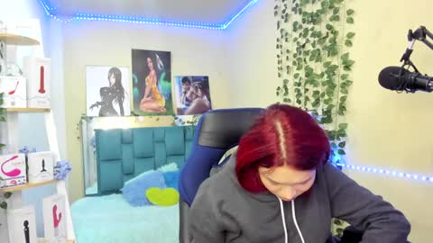 Snapshot of naomy777_ chatting on 02.26.25 naomy online show from 02.26.25