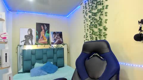 Snapshot of naomy777_ chatting on 03.11.25 naomy online show from 03.11.25