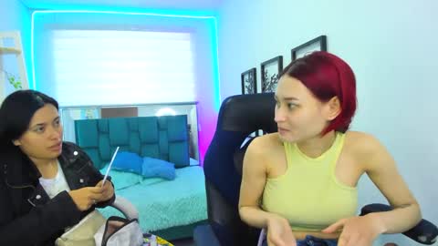 Snapshot of naomy777_ chatting on 09.11.25 naomy online show from 09.11.25