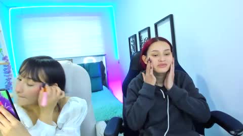 Snapshot of naomy777_ chatting on 09.19.25 naomy online show from 09.19.25