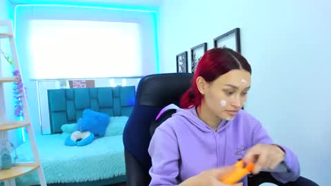 Snapshot of naomy777_ chatting on 09.22.25 naomy online show from 09.22.25