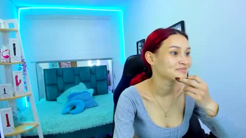 Snapshot of naomy777_ chatting on 09.23.25 naomy online show from 09.23.25