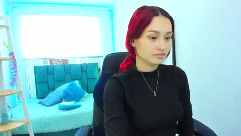 Snapshot of naomy777_ chatting on 09.24.25 naomy online show from 09.24.25