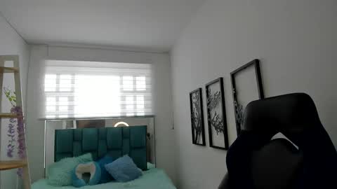 Snapshot of naomy777_ chatting on 10.02.25 naomy online show from 10.02.25