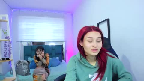 Snapshot of naomy777_ chatting on 10.04.25 naomy online show from 10.04.25