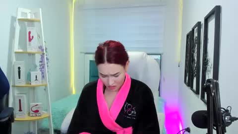 Snapshot of naomy777_ chatting on 10.18.25 naomy online show from 10.18.25