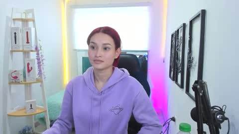 Snapshot of naomy777_ chatting on 10.21.25 naomy online show from 10.21.25