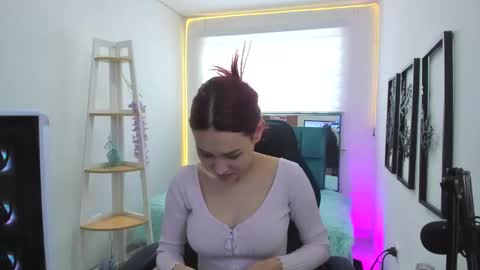 Snapshot of naomy777_ chatting on 10.25.25 naomy online show from 10.25.25