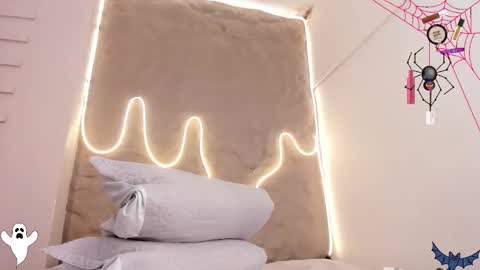 Snapshot of naomy_gyal chatting on 10.23.25 I am Naomy online show from 10.23.25