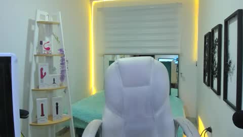 naomy_sex_69 online show from 11.04.25