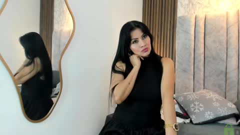 Naomy Smith online show from 03.08.25