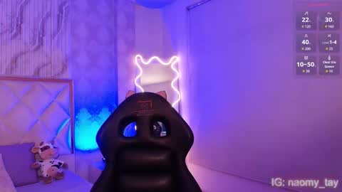 Snapshot of naomy_tay1 chatting on 11.23.25 Naomy online show from 11.23.25