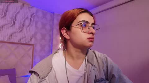 Snapshot of naomy_tay1 chatting on 12.01.25 Naomy online show from 12.01.25