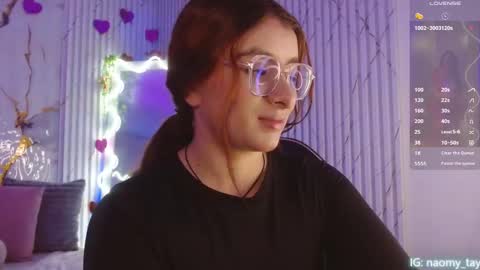 Snapshot of naomy_tay1 chatting on 02.21.26 Naomy online show from 02.21.26