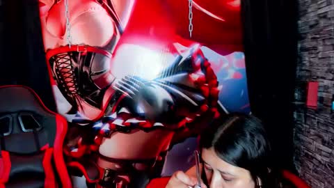 Snapshot of naomyangel chatting on 11.08.25 naomy online show from 11.08.25