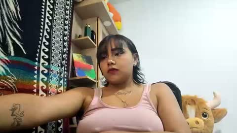 Snapshot of naomylux1 chatting on 06.25.26 naomylux1 online show from 06.25.26
