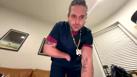 Snapshot of napolisnaples chatting on 12.20.25 Napolisnaples online show from 12.20.25