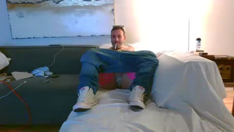 Snapshot of nassobout chatting on 02.25.26 nassobout online show from 02.25.26