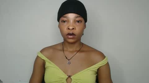 Snapshot of nastie_cumlover chatting on 11.18.25 bella online show from 11.18.25