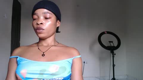 Snapshot of nastie_cumlover chatting on 11.26.25 bella online show from 11.26.25