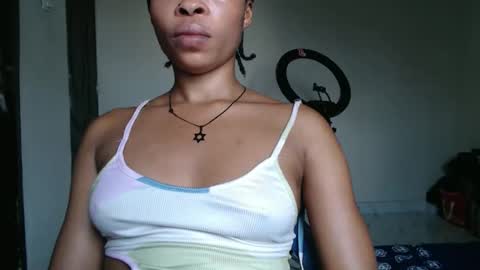 Snapshot of nastie_cumlover chatting on 11.30.25 bella online show from 11.30.25