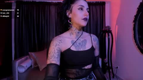 Snapshot of nasty_alice1 chatting on 10.20.25 Goddess Alice online show from 10.20.25