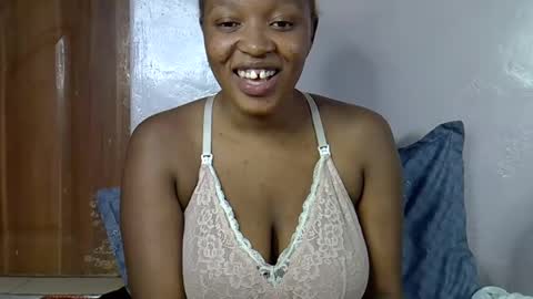 Snapshot of nasty_previne chatting on 11.05.25 previn online show from 11.05.25