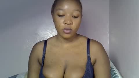 Snapshot of nasty_previne chatting on 11.21.25 previn online show from 11.21.25