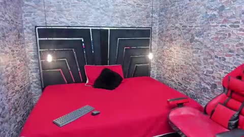Shantal  online show from 09.28.25