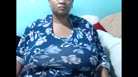 Snapshot of nastybustylisaxx chatting on 01.05.25 Lisa online show from 01.05.25
