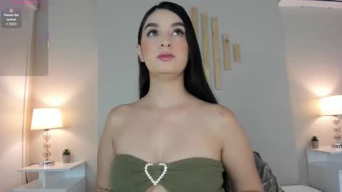 Snapshot of natachadiaz_ chatting on 11.25.25 Natacha Diaz online show from 11.25.25