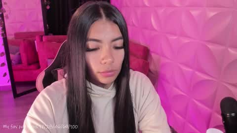 Snapshot of natadelrey chatting on 12.18.25 Nata online show from 12.18.25