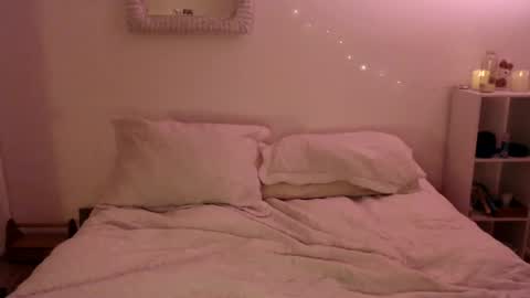 Natalie Six online show from 09.11.25